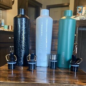 Black and White Insulated Water Bottles for Dining